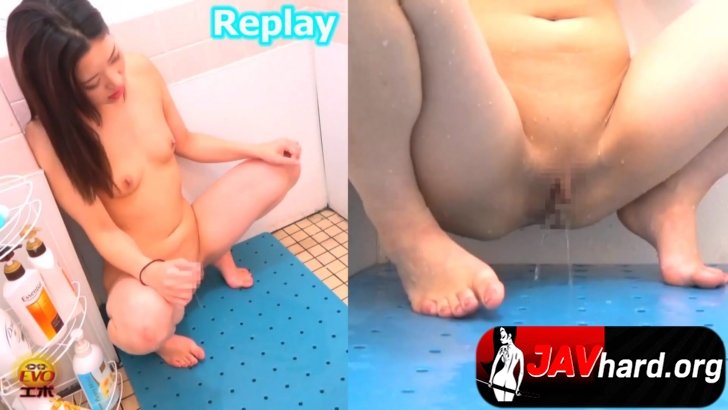 EE-723-Hidden shooting- girls who release urine in the shower room  VOL  2 sc04
