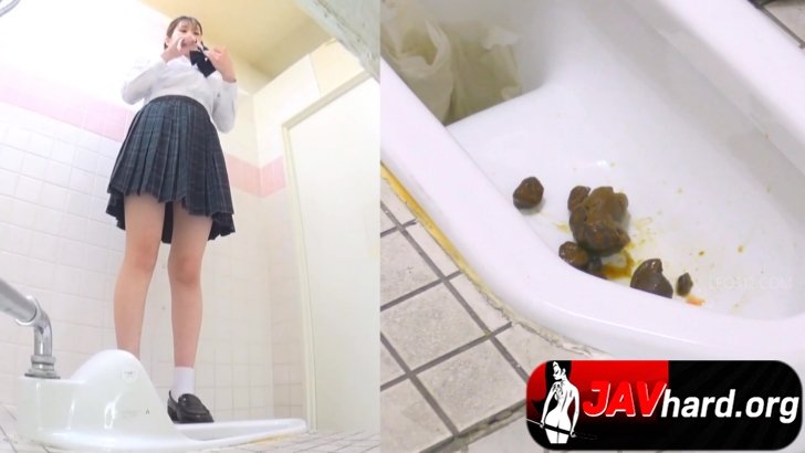EE-712-Obscene scenes of schoolgirls pooping naked with wide opened legs  VOL  5 sc06